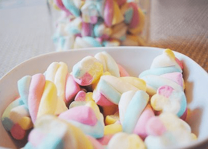 qq网名情侣三个字